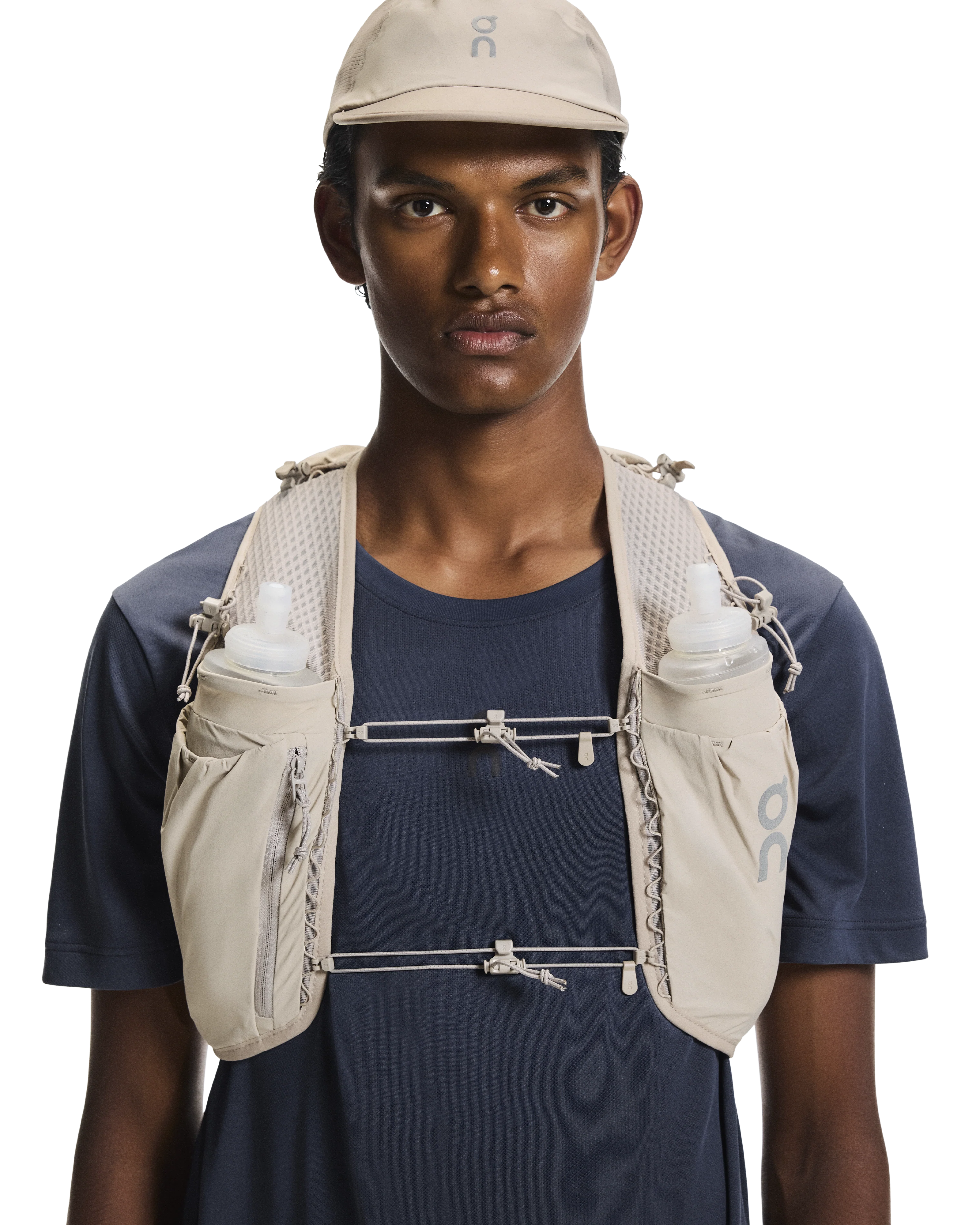 On Ultra Vest Pro Unisex - Fog - Image 4